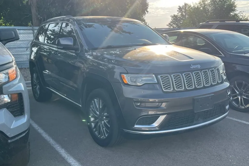 2017 Jeep Grand Cherokee Summit photo 1