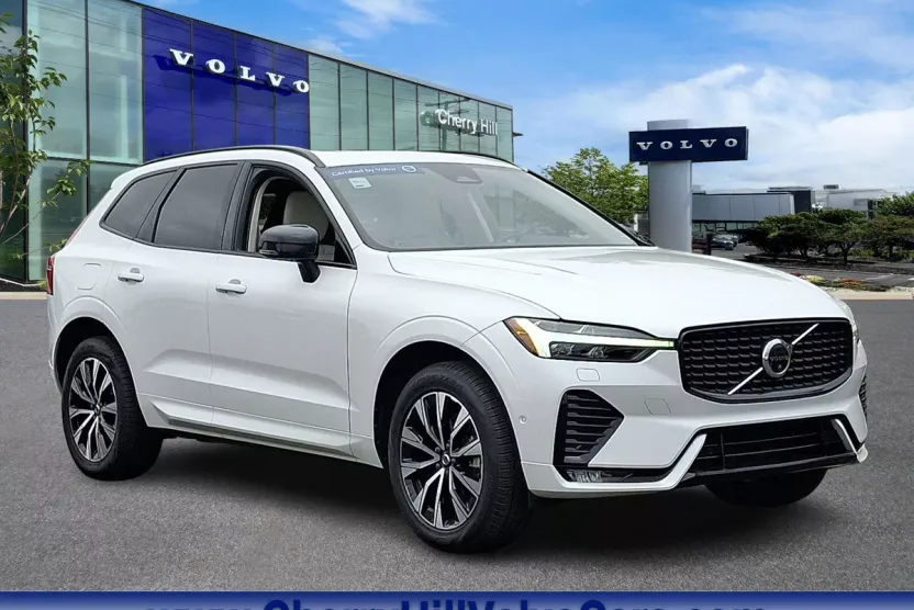2023 Volvo XC60 B5 Plus photo 1