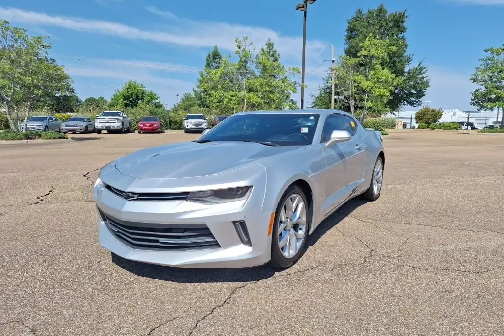 2016 Chevrolet Camaro 2LT photo 1