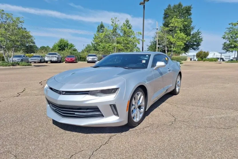 2016 Chevrolet Camaro 2LT photo 1