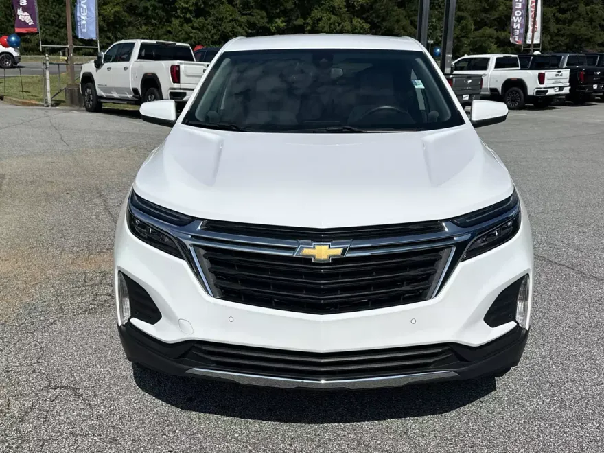 2024 Chevrolet Equinox LT photo 1
