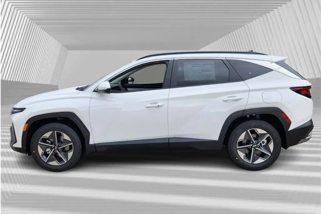 2026 Hyundai Tucson SEL photo 1