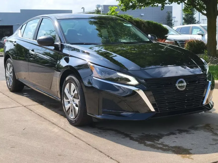2025 Nissan Altima 2.5 S photo 1