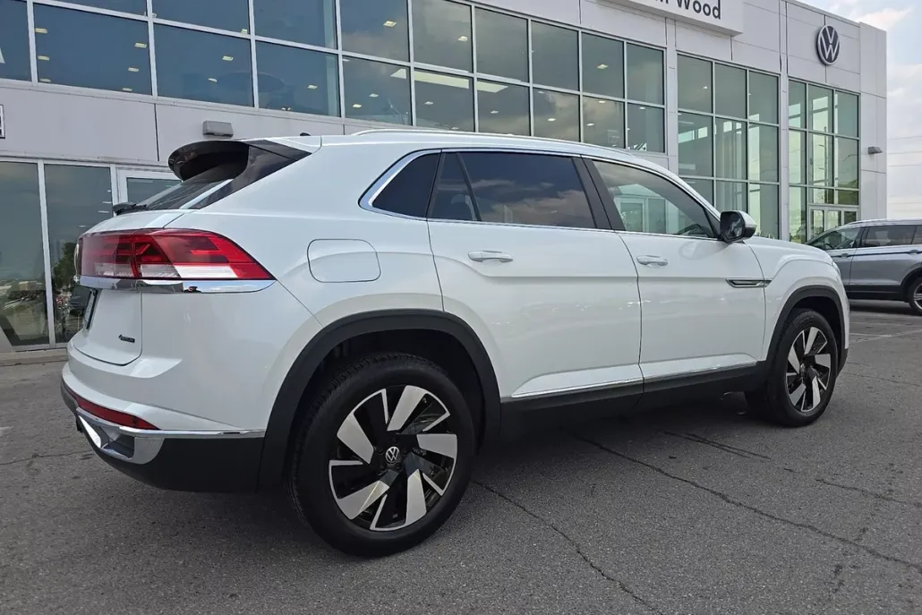 2026 Volkswagen Atlas Cross Sport SEL photo 1