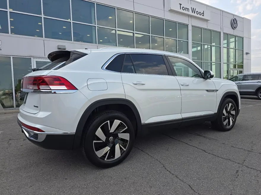 2026 Volkswagen Atlas Cross Sport SEL photo 1