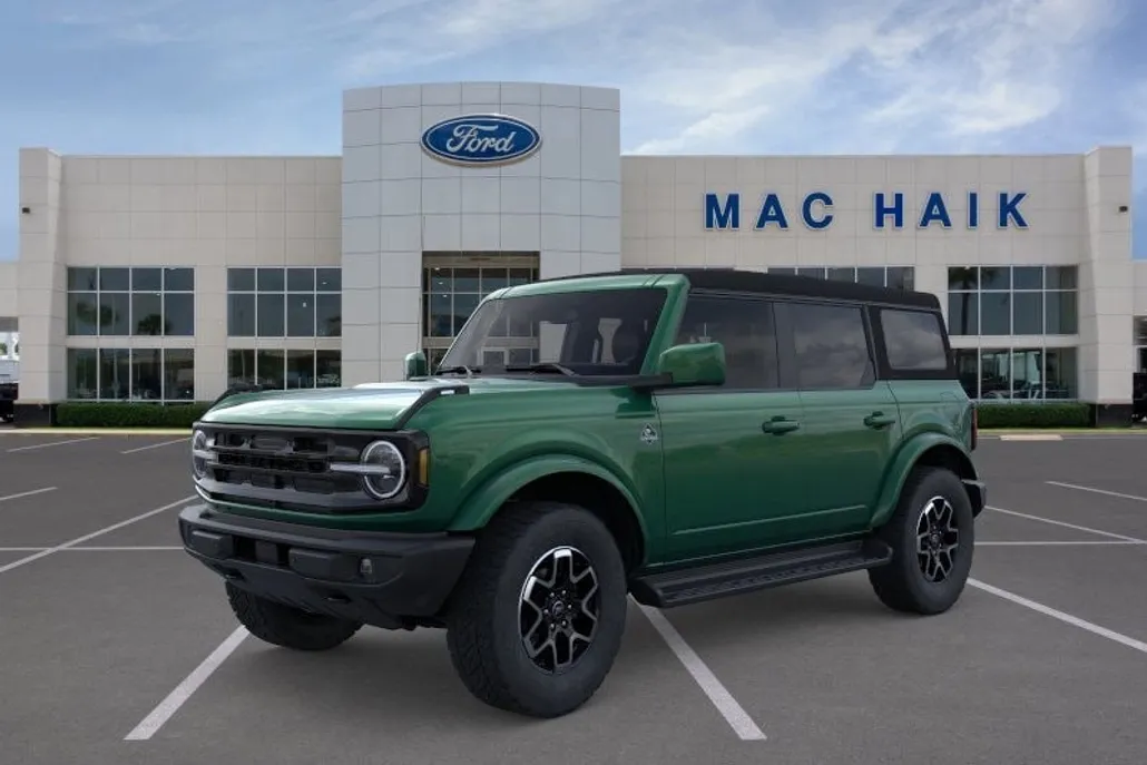 2025 Ford Bronco Outer Banks photo 1