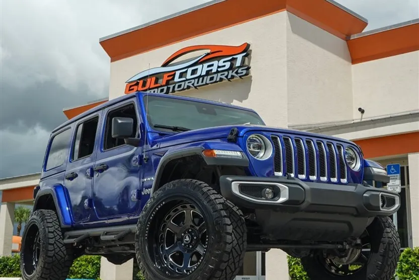 2019 Jeep Wrangler Unlimited Sahara photo 1