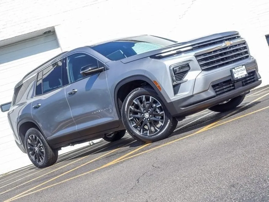 2026 Chevrolet Traverse photo 1