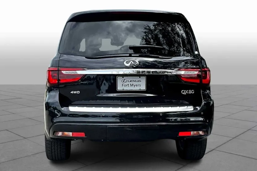2024 Infiniti QX80 Luxe photo 1