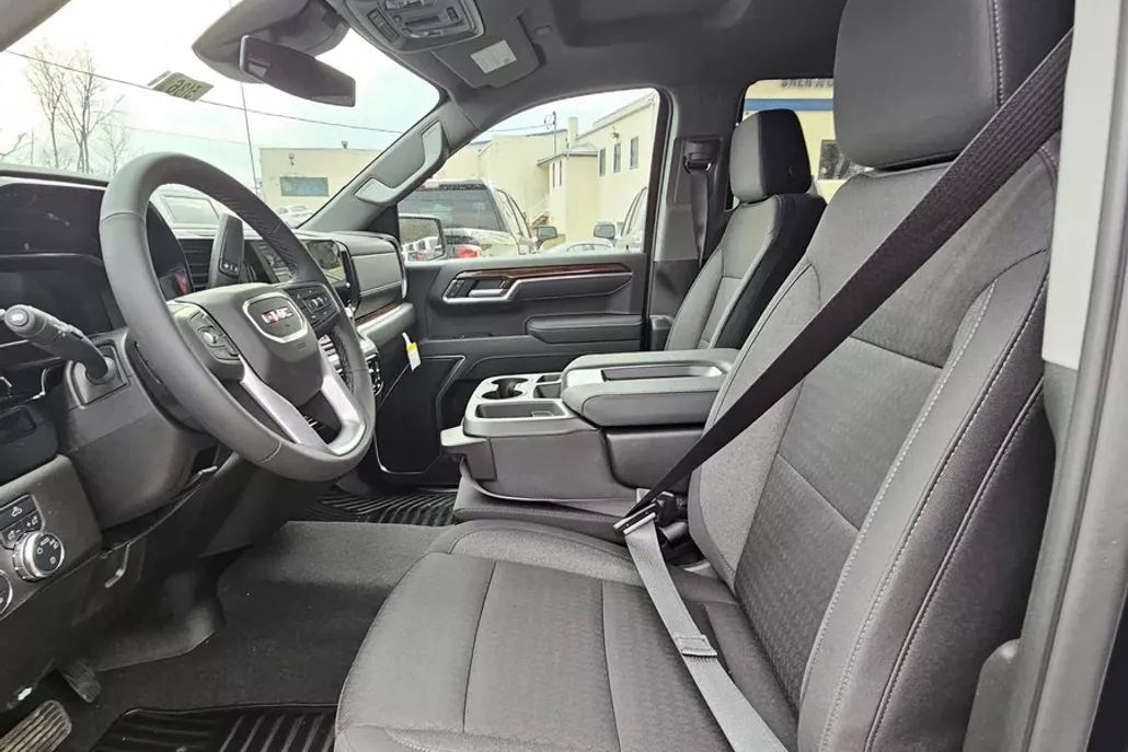2025 Gmc Sierra 1500 SLE photo 1
