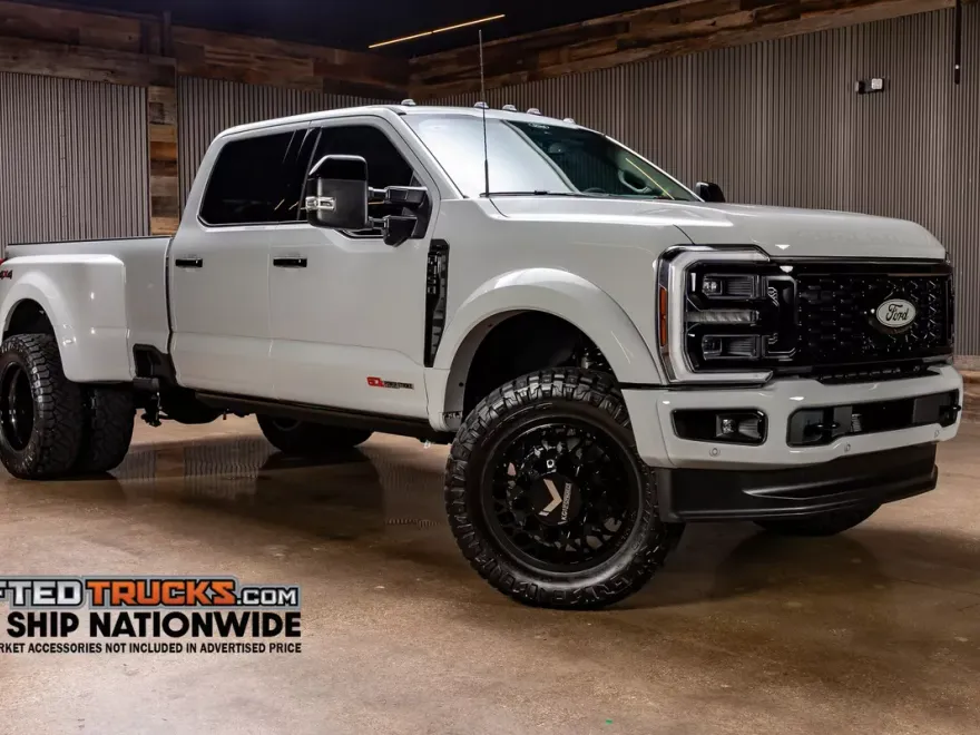 2025 Ford F-450 photo 1