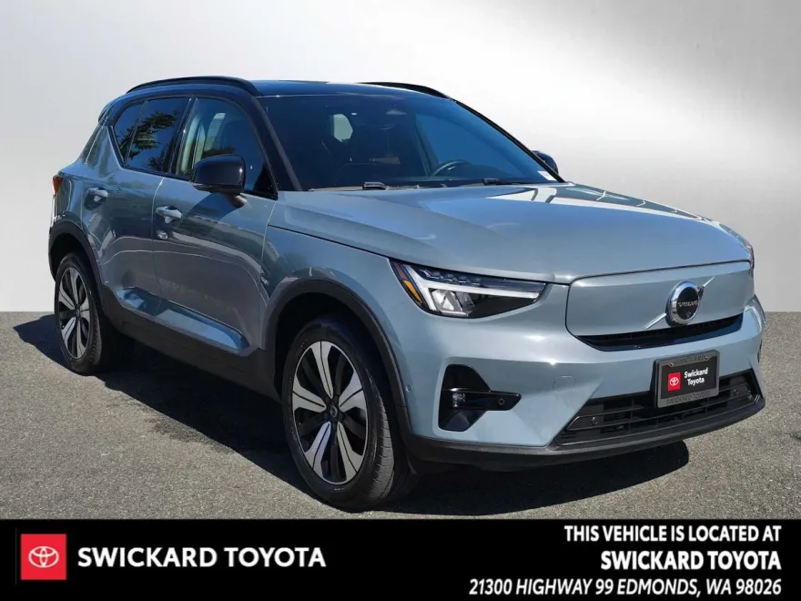 2023 Volvo XC40 Recharge Plus photo 1