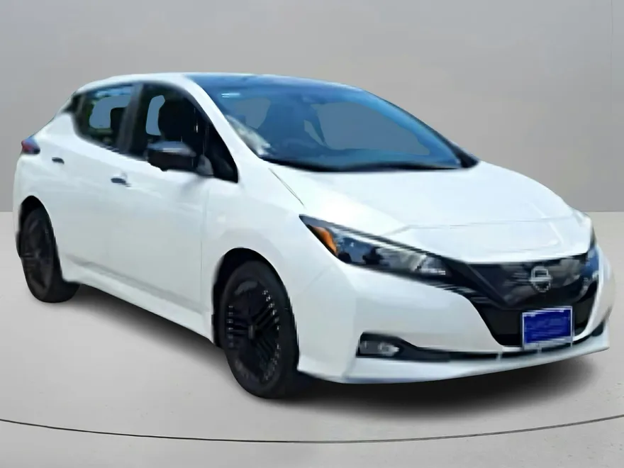2024 Nissan Leaf SV Plus photo 1