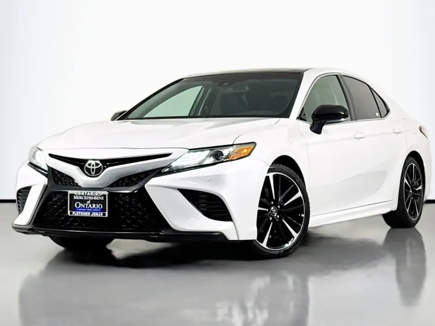 2018 Toyota Camry XSE photo 1