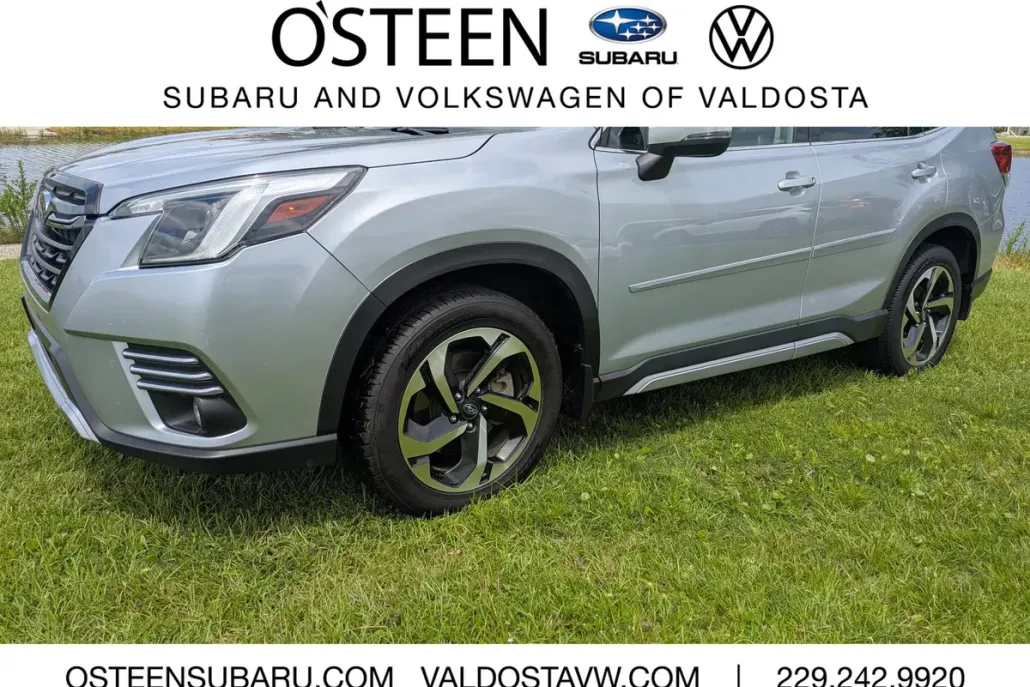 2022 Subaru Forester Touring photo 1