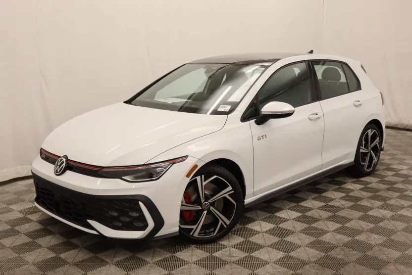 2025 Volkswagen Golf GTI SE photo 1