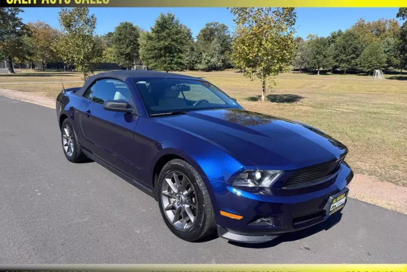 2012 Ford Mustang V6 Premium Convertible photo 1