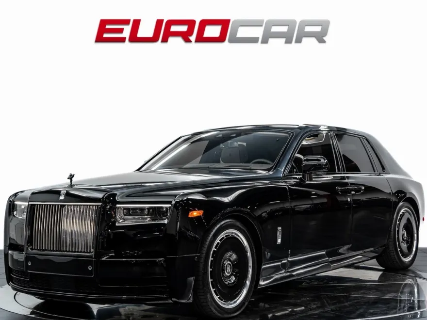 2024 Rolls Royce Phantom photo 1