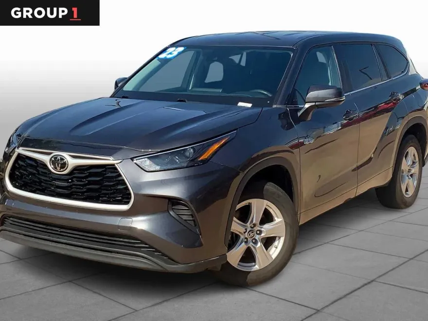 2023 Toyota Highlander L photo 1