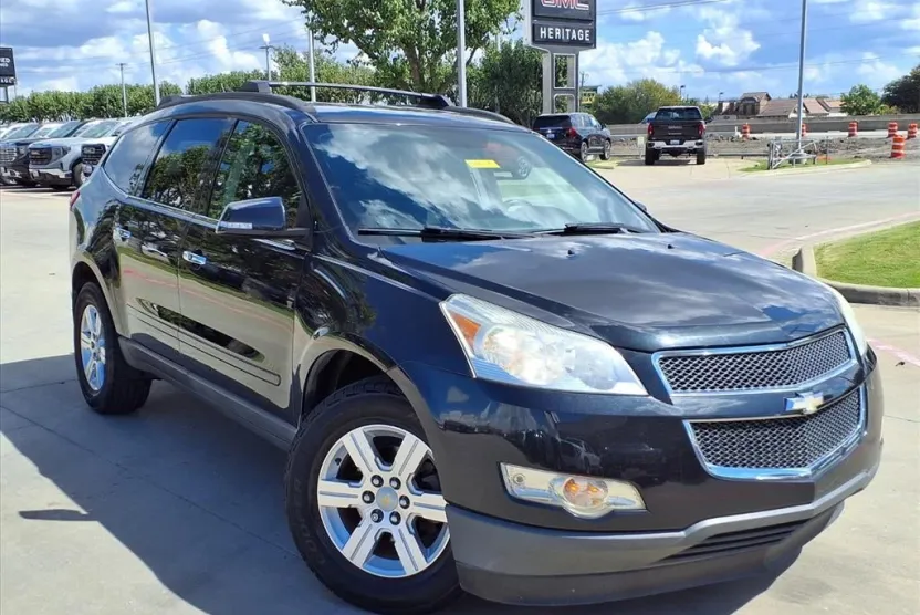 2012 Chevrolet Traverse 1LT photo 1