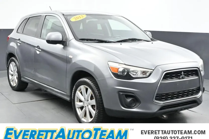 2013 Mitsubishi Outlander Sport ES photo 1