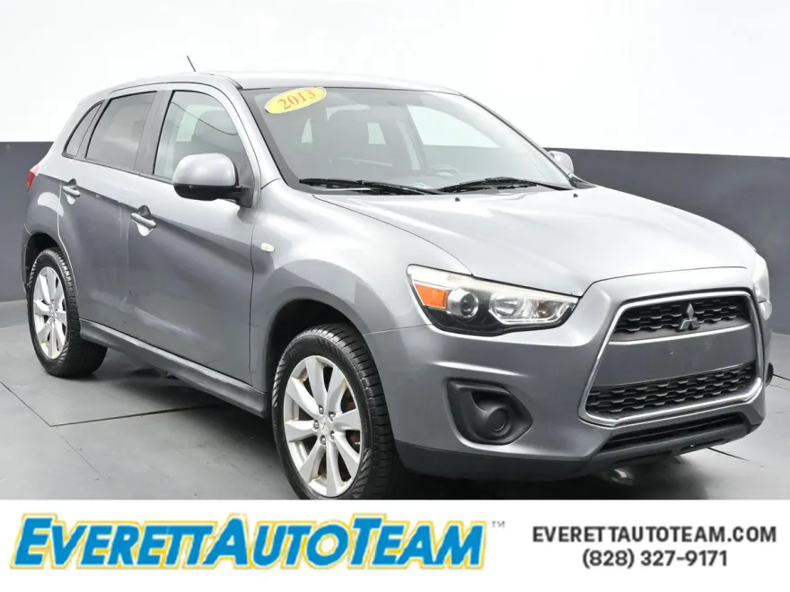 2013 Mitsubishi Outlander Sport ES photo 1
