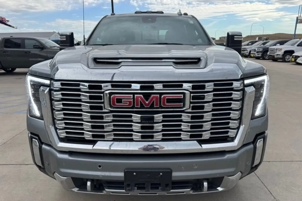 2024 Gmc Sierra HD Denali photo 1