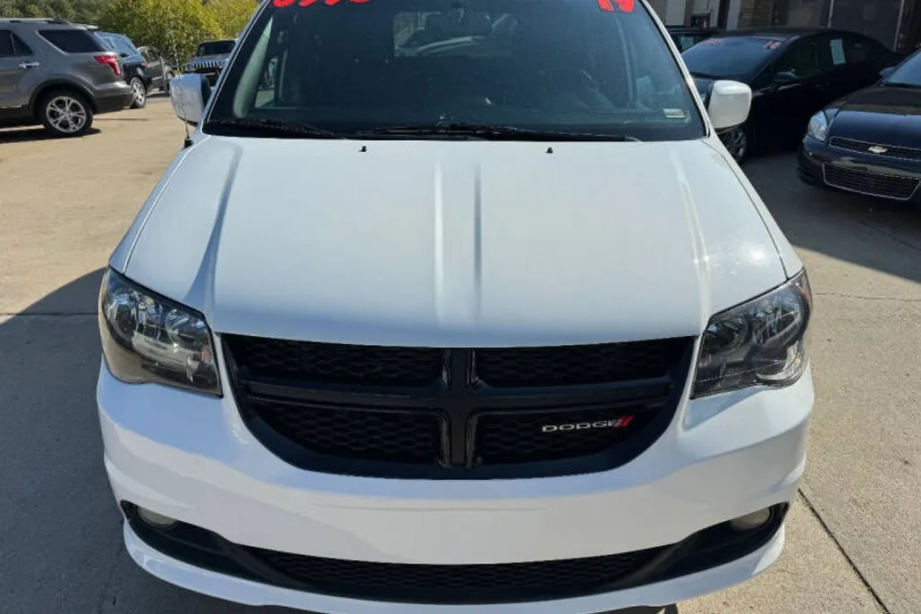2019 Dodge Grand Caravan SE photo 1