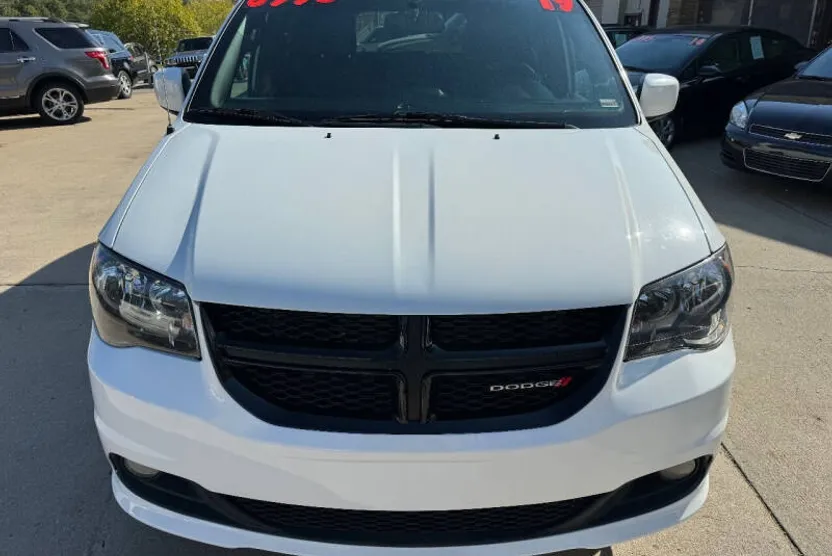 2019 Dodge Grand Caravan SE photo 1