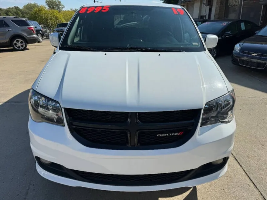2019 Dodge Grand Caravan SE photo 1