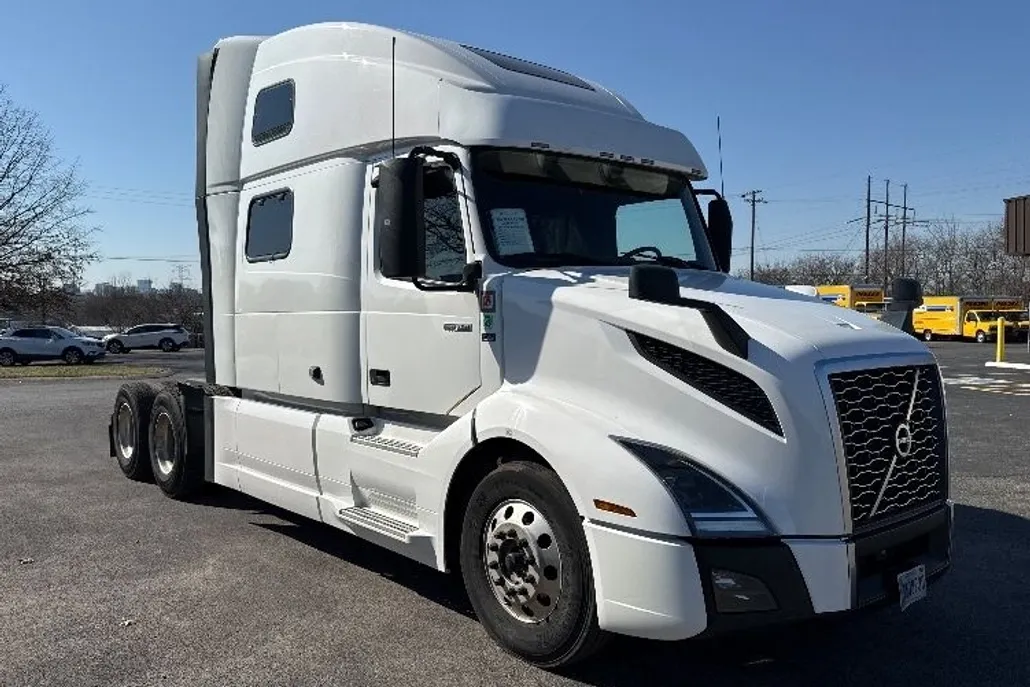 2022 Volvo Truck VNL photo 1