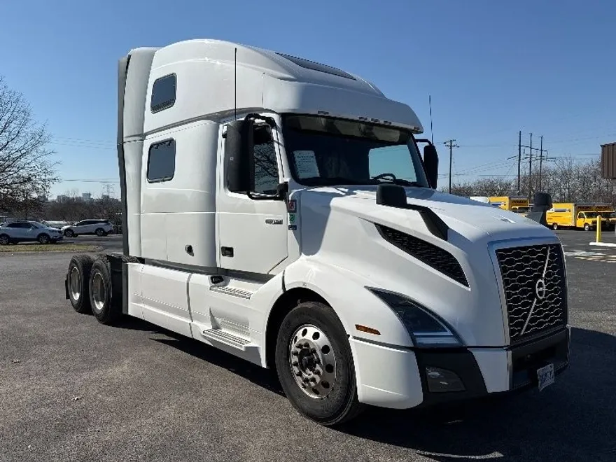 2022 Volvo Truck VNL photo 1