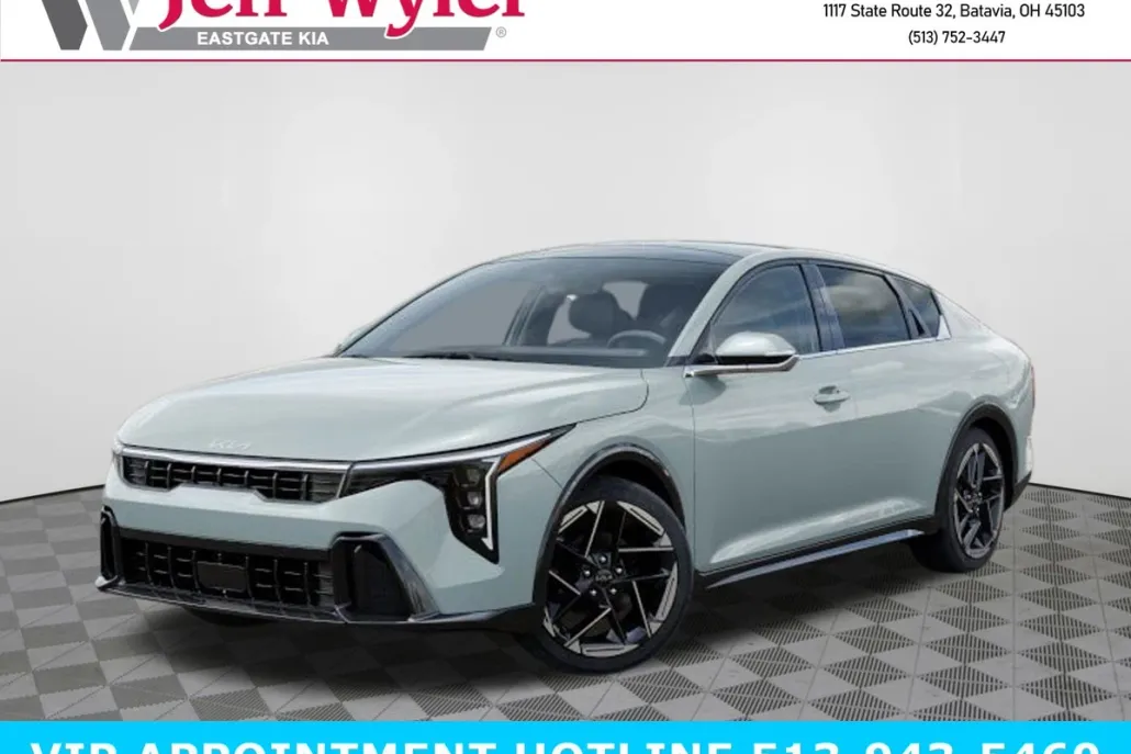 2025 Kia K4 GT-Line photo 1