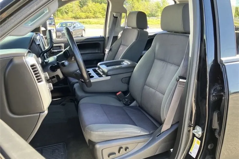 2015 Chevrolet Silverado 2500HD LT photo 1