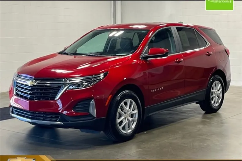 2024 Chevrolet Equinox LT photo 1