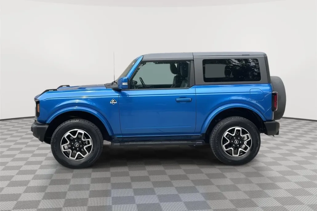 2022 Ford Bronco Outer Banks photo 1