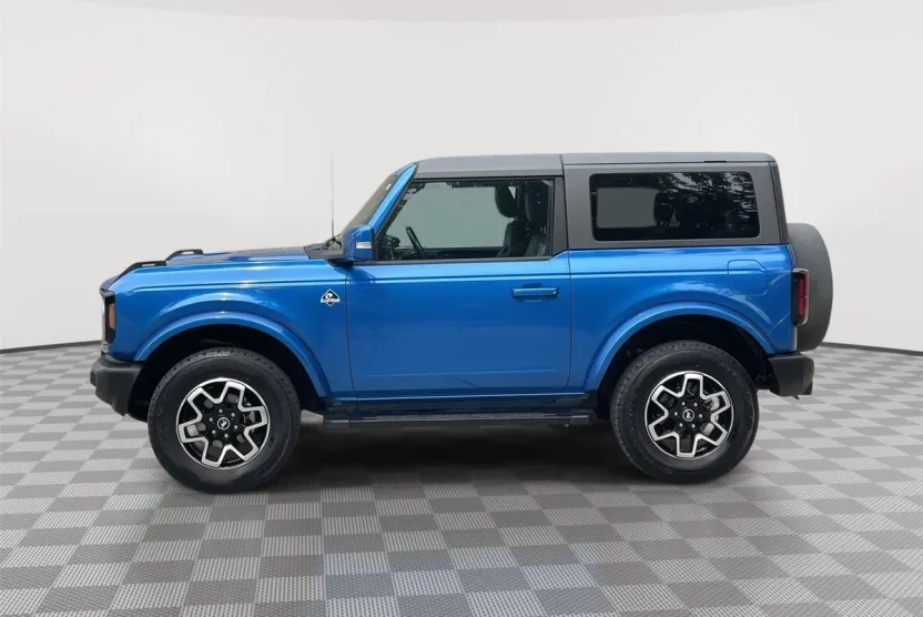 2022 Ford Bronco Outer Banks photo 1
