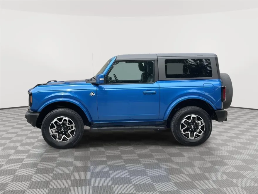 2022 Ford Bronco Outer Banks photo 1
