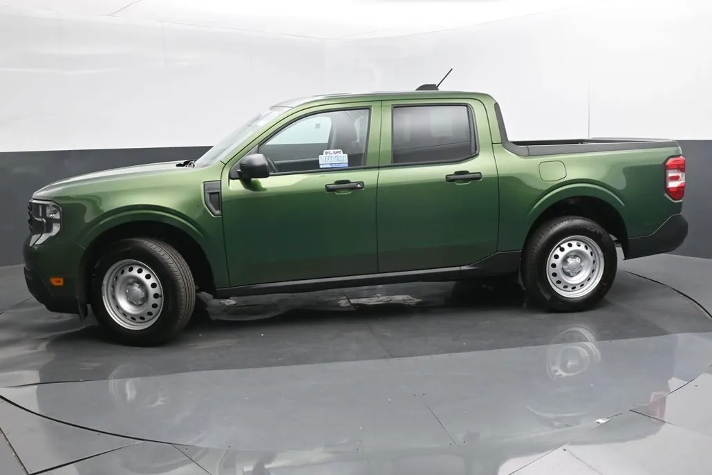 2025 Ford Maverick XL photo 1