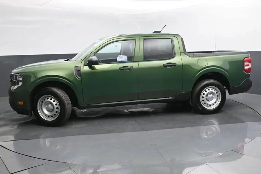 2025 Ford Maverick XL photo 1
