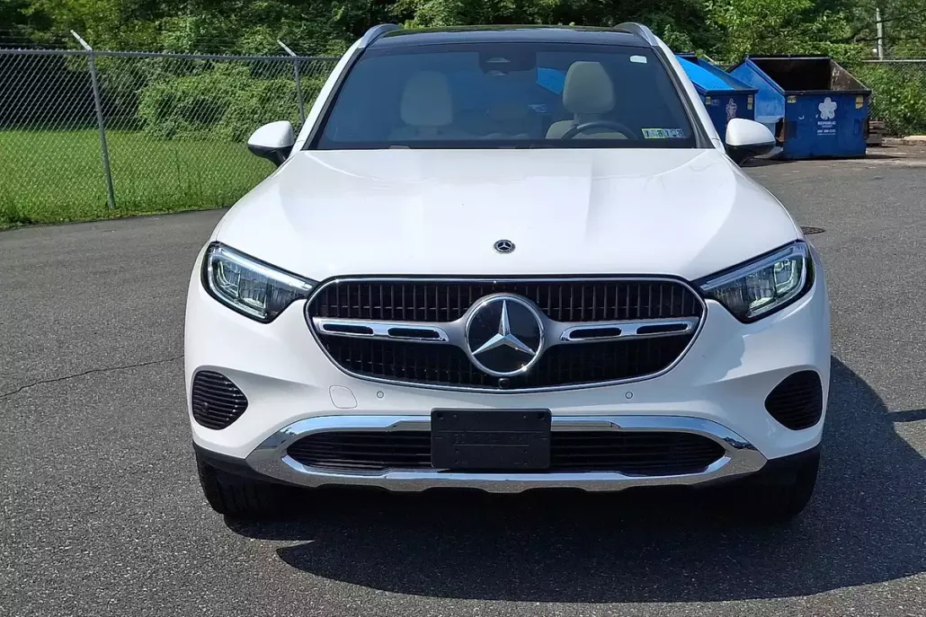 2025 Mercedes Benz GLC 300 4MATIC photo 1