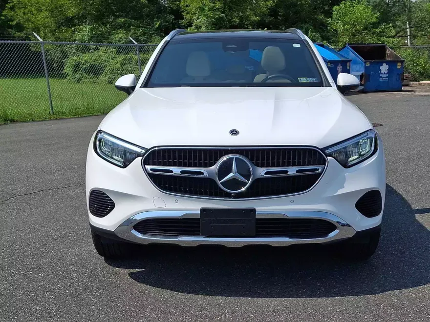 2025 Mercedes Benz GLC 300 4MATIC photo 1
