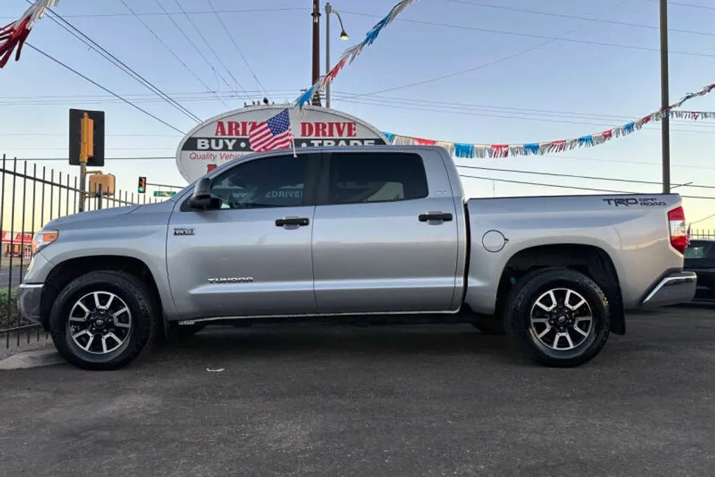 2015 Toyota Tundra SR5 Grade photo 1