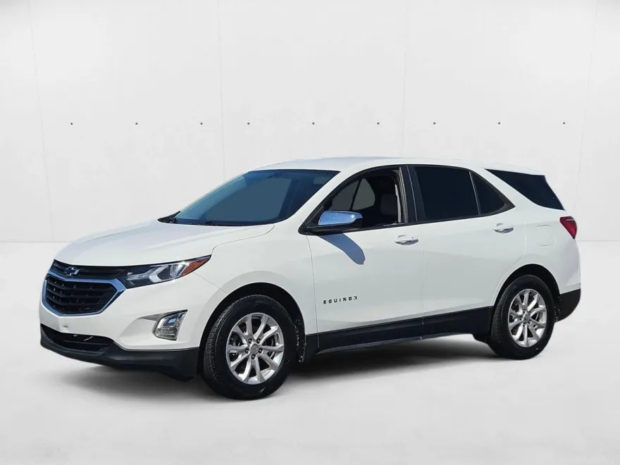 2020 Chevrolet Equinox LS photo 1