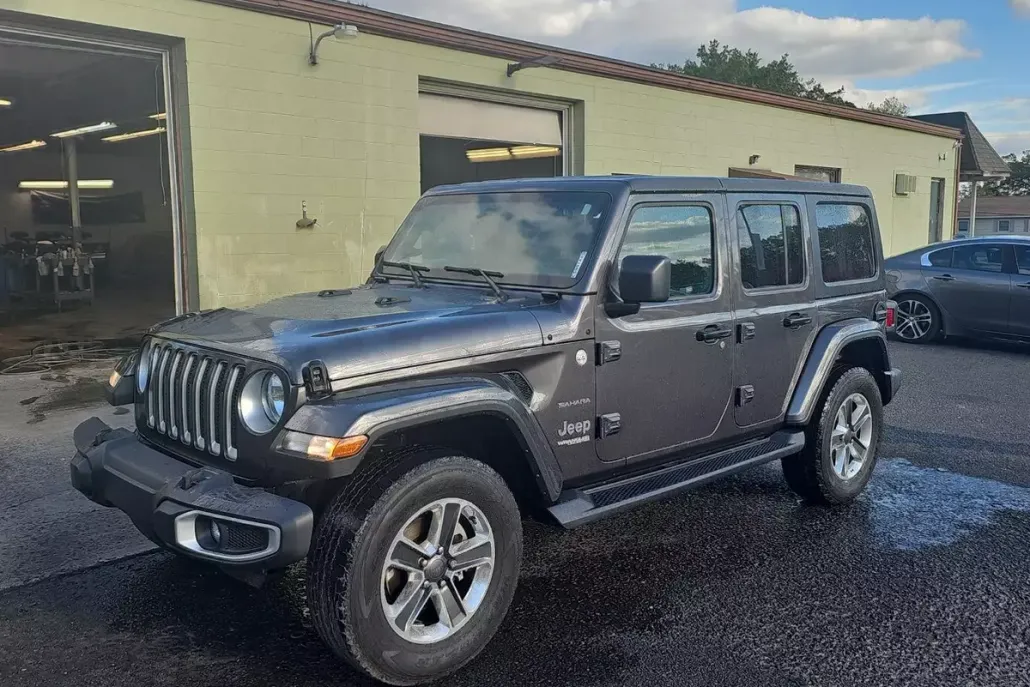 2021 Jeep Wrangler Unlimited Sahara photo 1