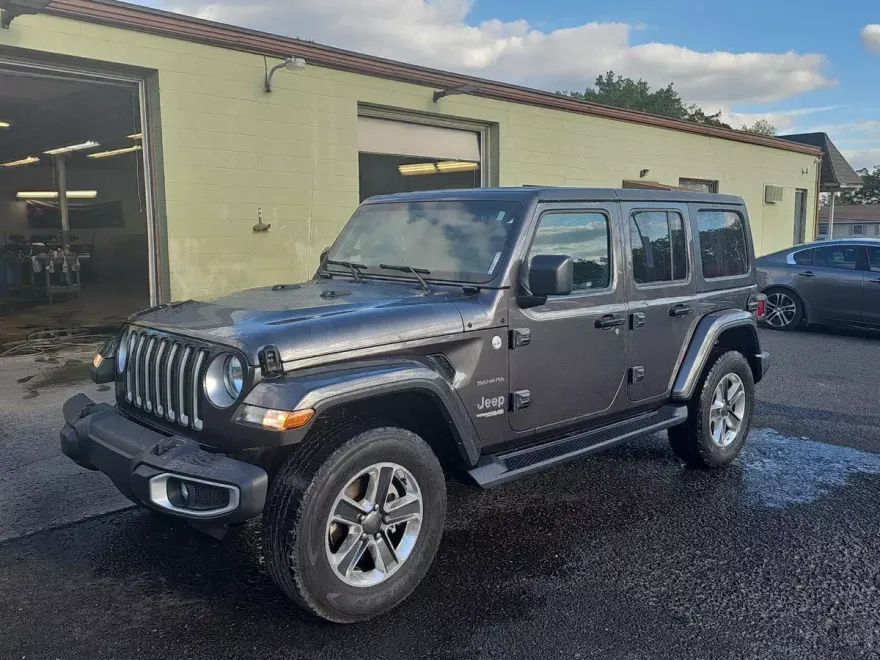 2021 Jeep Wrangler Unlimited Sahara photo 1