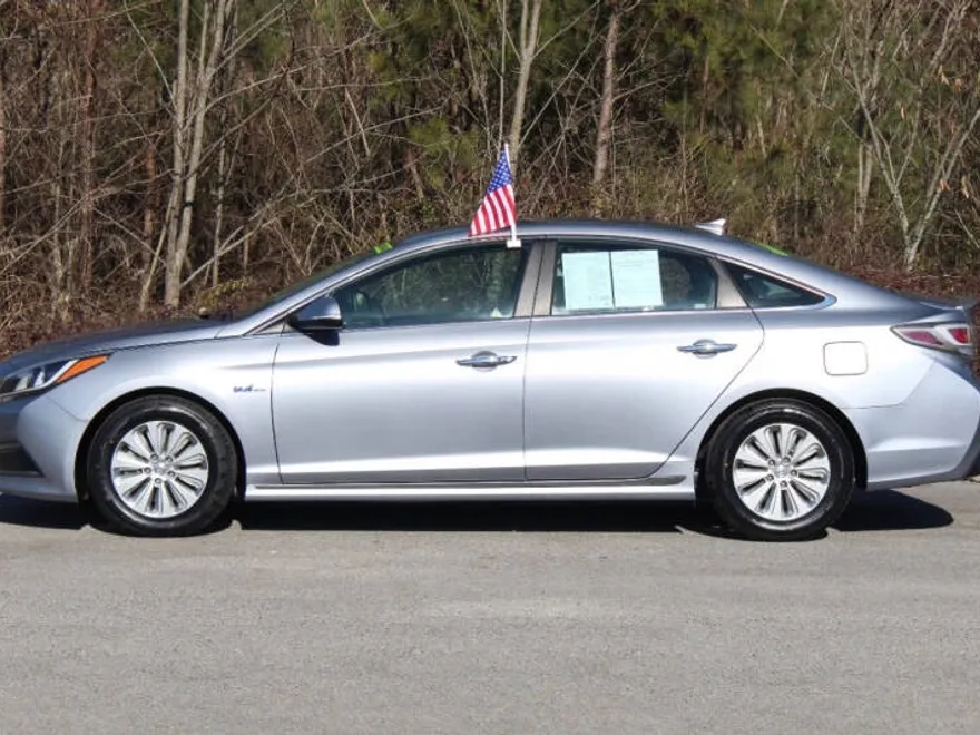 2016 Hyundai Sonata Hybrid SE photo 1