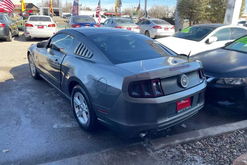 2014 Ford Mustang V6 photo 1