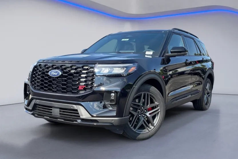 2025 Ford Explorer ST photo 1