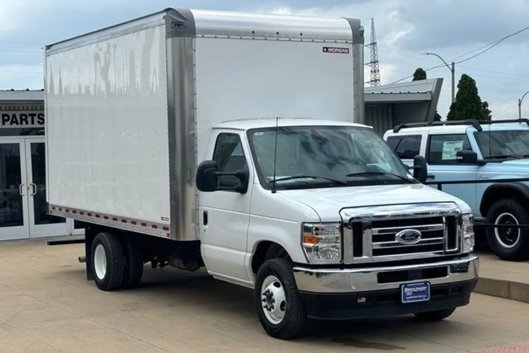2024 Ford E-350 photo 1